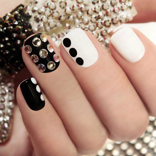 LINDA NAILS & LASHES - other services